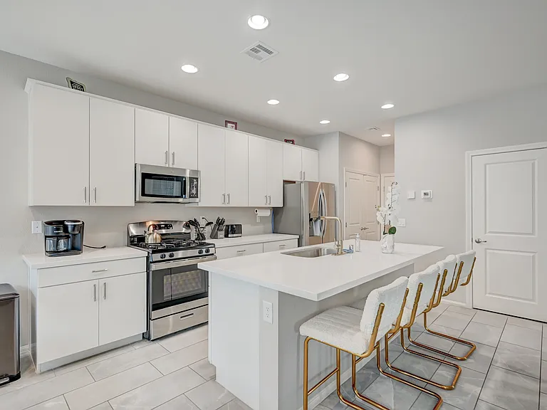5549 Bonita Park Ct — Photo 4