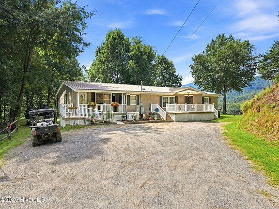 4th image of 4 Sunset Farms Road