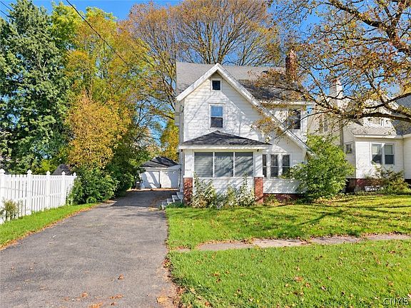 2nd image of 1317 Northcliffe Rd