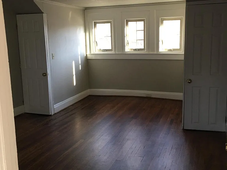 498 Patterson Ave — Photo 9
