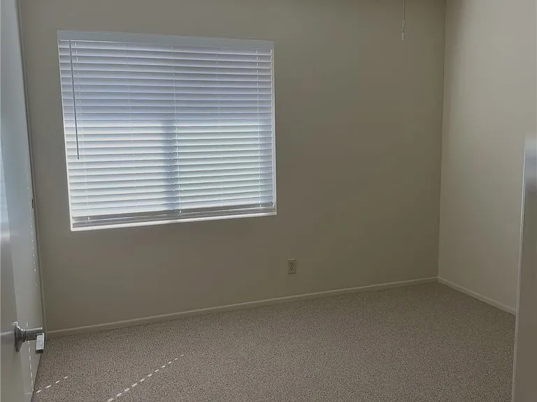 1756 Parkview — Photo 23