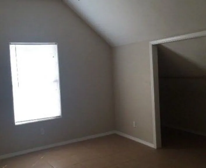 9827 W University Blvd — Photo 4