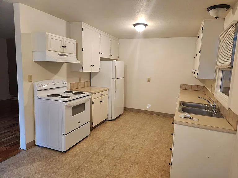 1800 NW Grant Ave — Photo 7