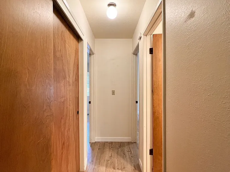 2224-2252 W Clay St — Photo 15