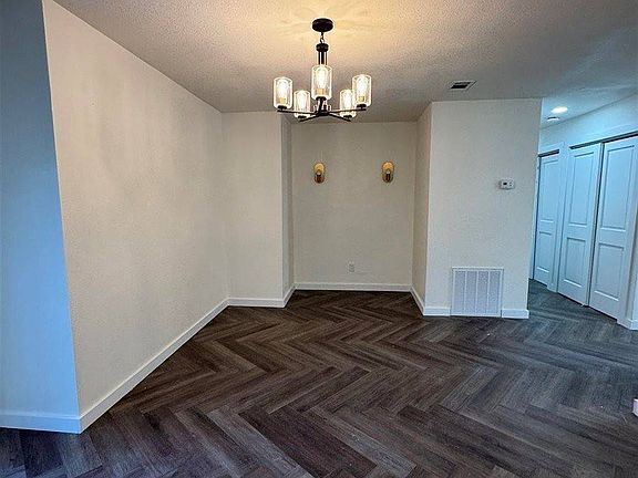 5th image of 5520 Jones St
