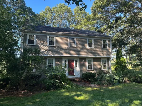 8 Deep Wood Dr, Forestdale, MA 02644
