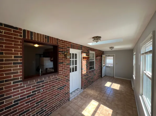 385 N 48th St, Harrisburg, PA 17111