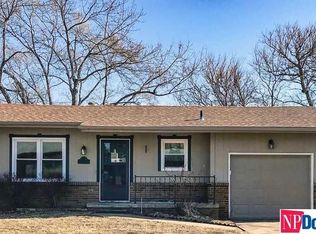 9005 Florence Dr, Bellevue, NE 68147