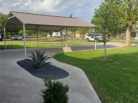 5th image of 209 Green Pasture