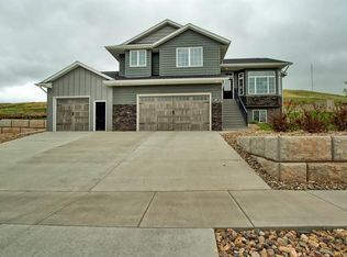 6112 Nugget Gulch Rd, Rapid City, SD 57702