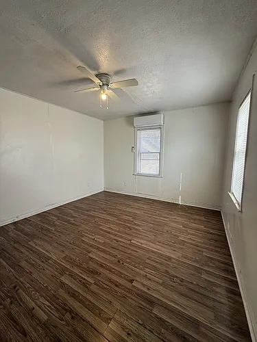 114 Avenue V Photo 1