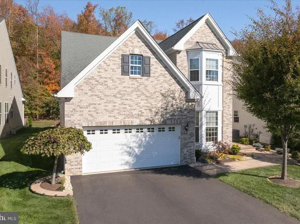 20 Bellingham Dr, Kendall Park, NJ 08824