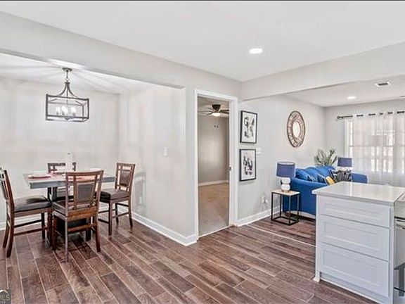4th image of 8170 Huntington Dr