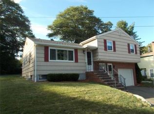 5 Mountain Ter, Peabody, MA 01960