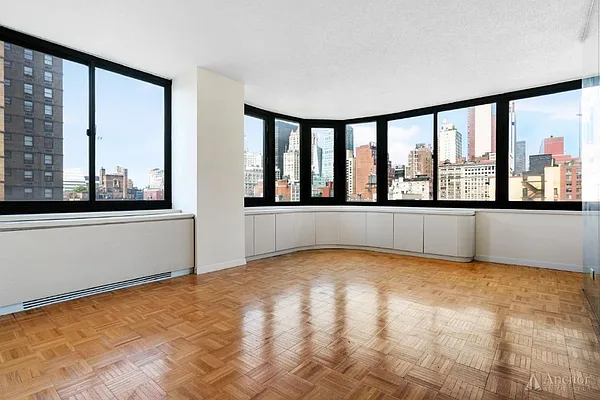 Rented by Anchor Associates | media 25