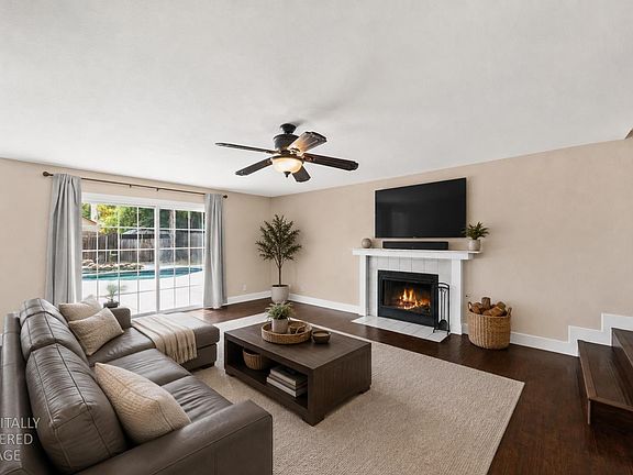 3rd image of 4774 Camino Royale Dr