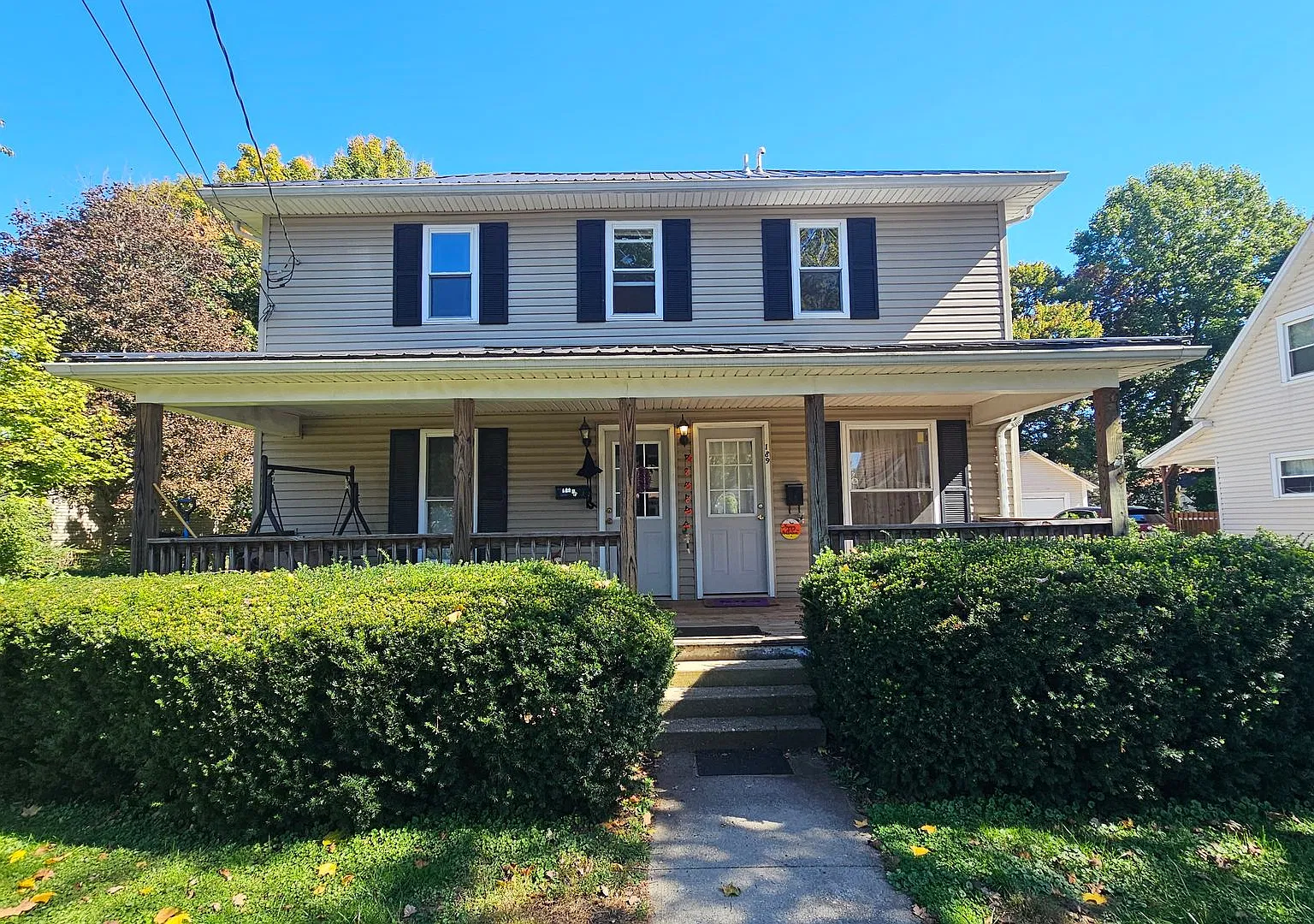 Upstairs 1 Bed 1 Bath Apartment for Rent in Bellville | 189 Markey St Apt B — Photo 1
