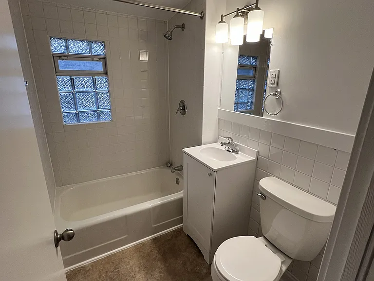 1427 Madison Ave — Photo 4