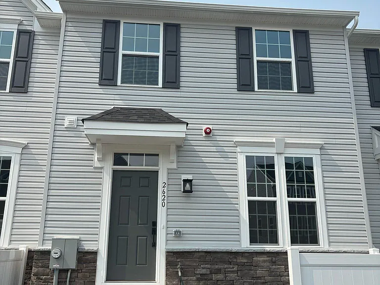 2620 Tisbury Ln — Photo 7
