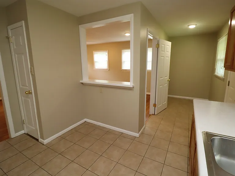 829 Carlisle St — Photo 13