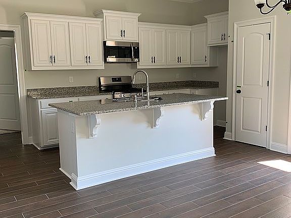 5th image of 40231 Maddie Dr