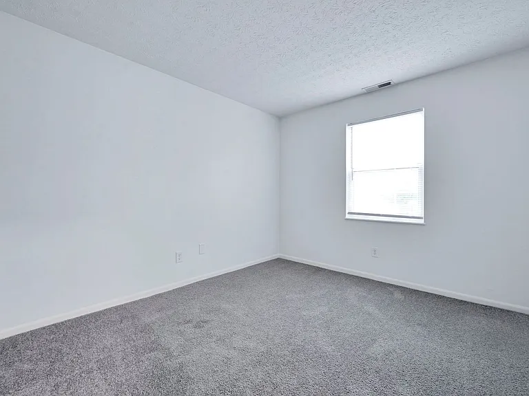 Stratford Commons — Photo 10