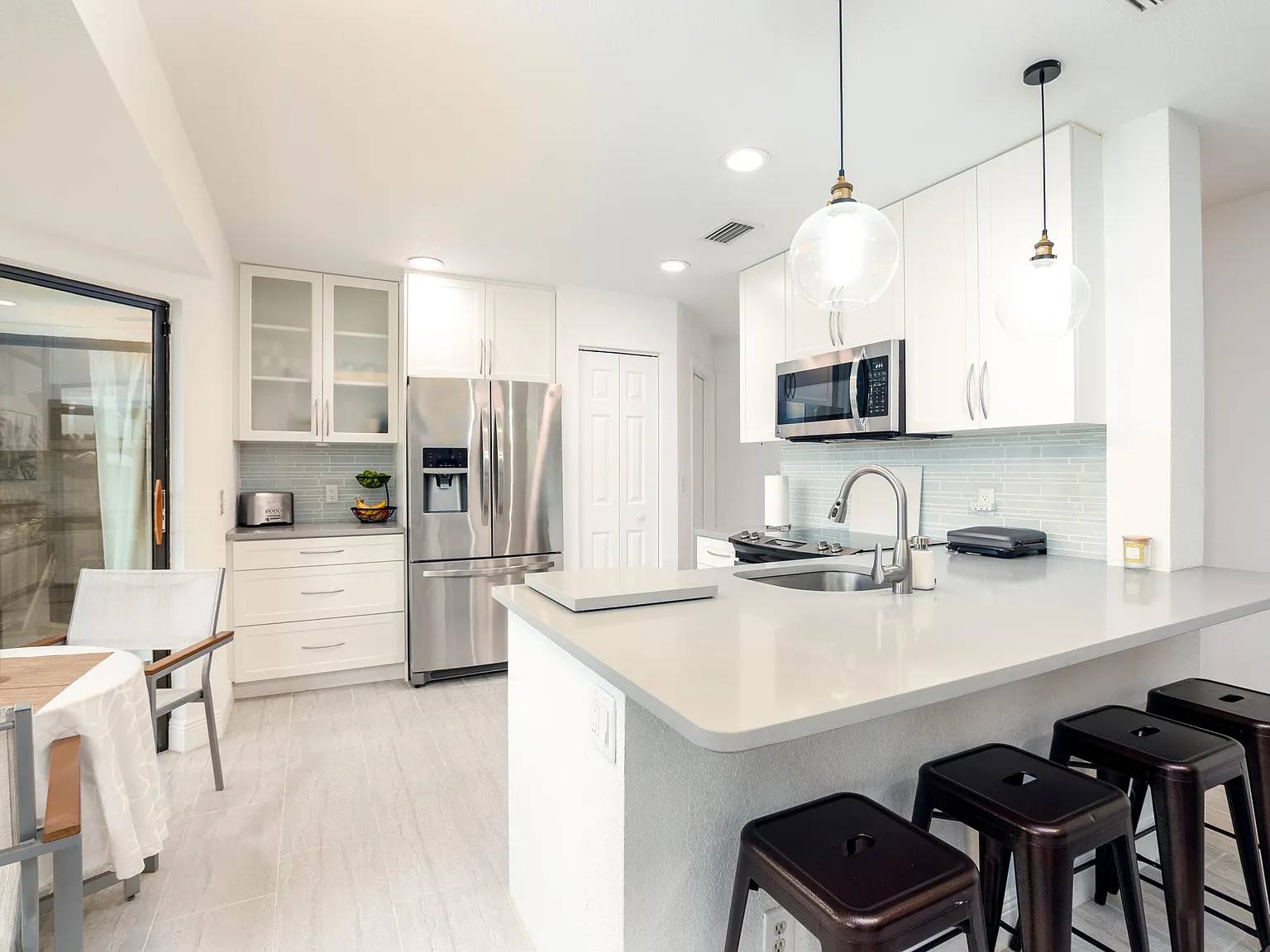 2 bed, 2.0 bath, 1400 sqft, $5,000 — Photo 1