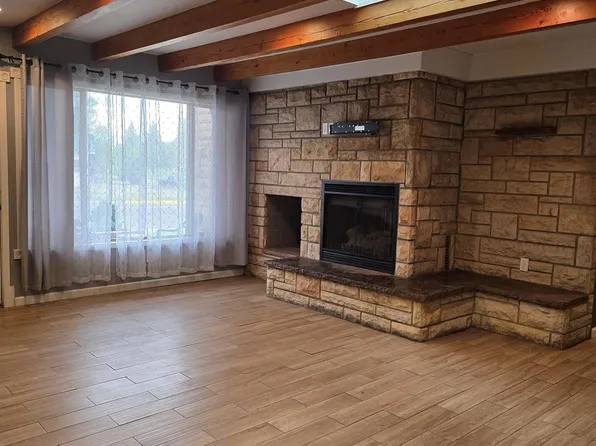 867 N 9th St, Laramie, WY 82072
