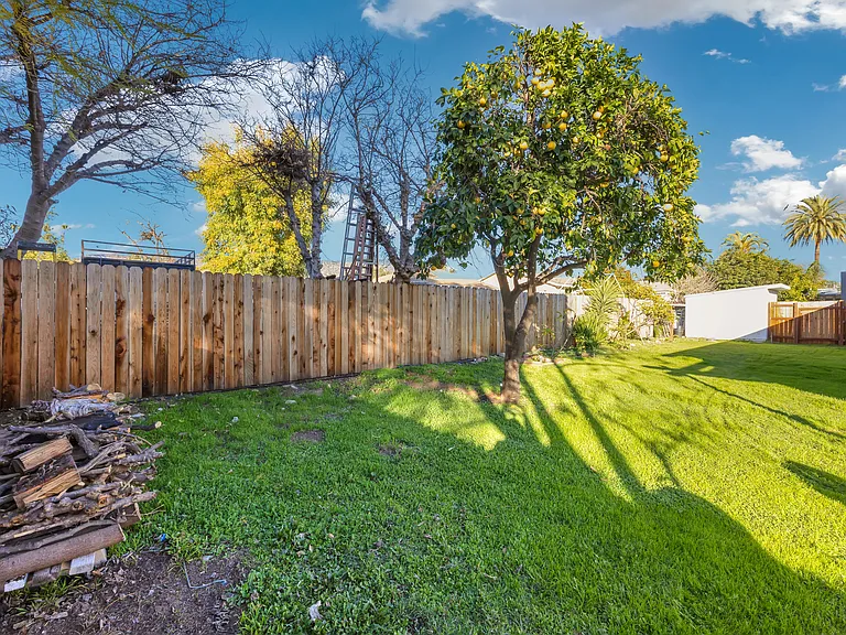 535 N Cerritos Ave — Photo 47
