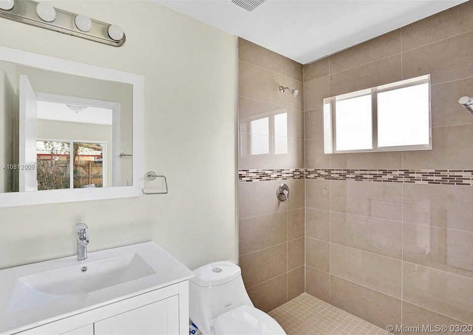 1st image of 1470 NE 152nd St