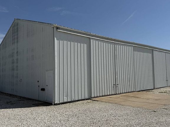 5th image of 2377 190th St