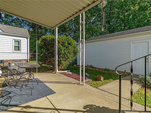 4th image of 798 E Archwood Ave