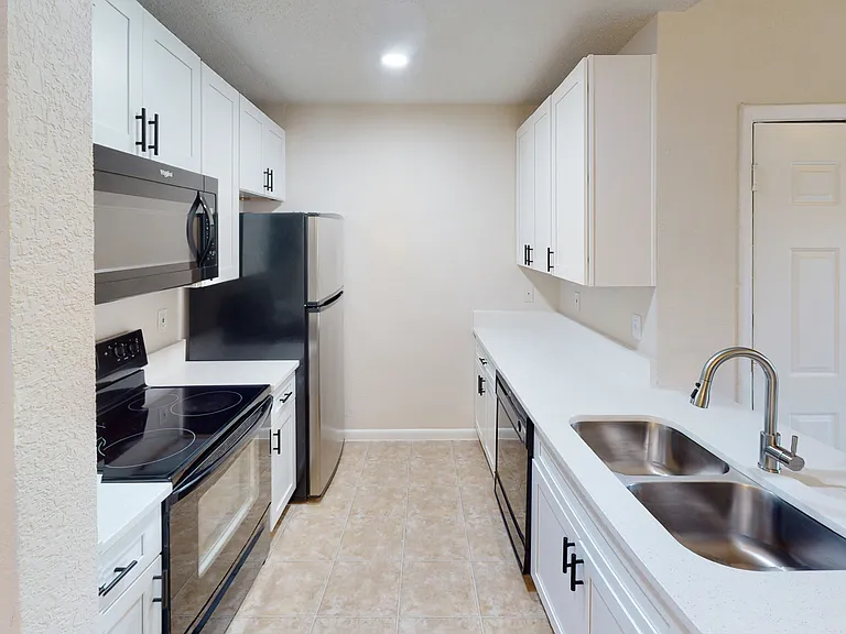 Altamira Place Apartment Homes — Photo 81