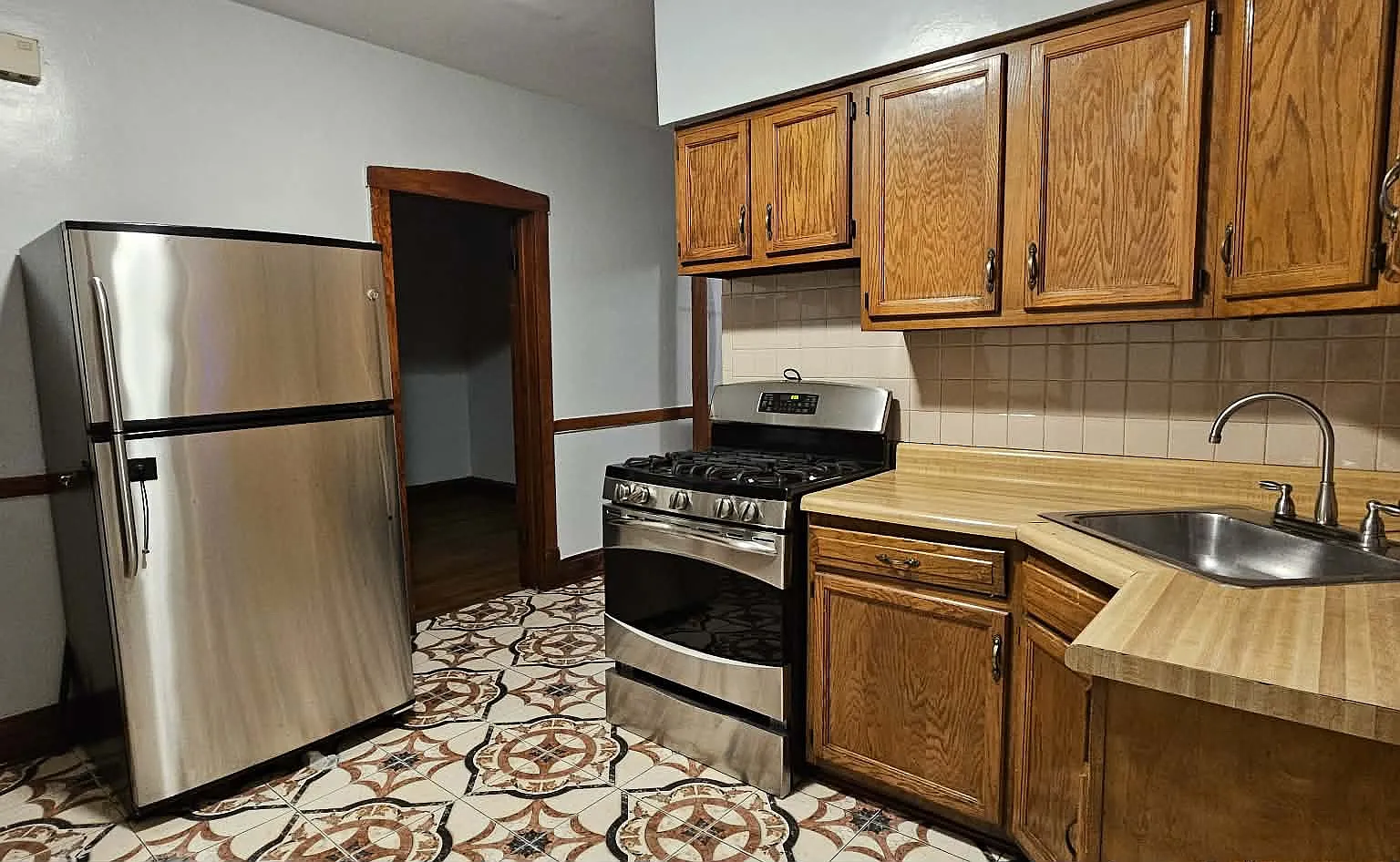 2 bed, $2,000 — Photo 4