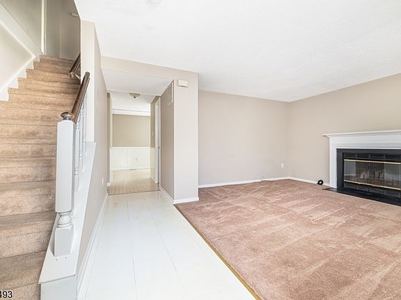 5th image of 2 Liberty Ln