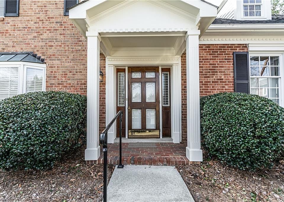 1st image of 11 Fountain Manor Dr Unit E