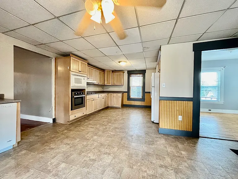 473 Cartier St #3 — Photo 5