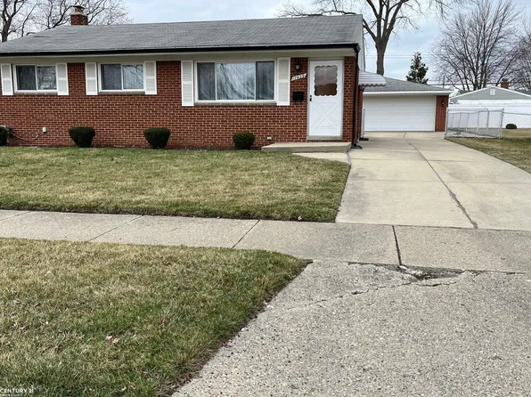 17429 Hans Dr, Fraser, MI 48026