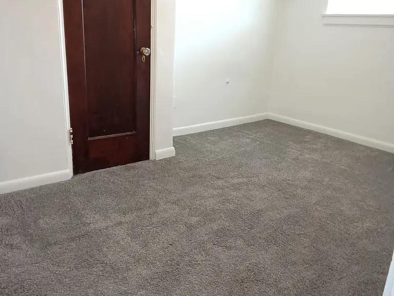 Blackstone Apartments — Photo 15