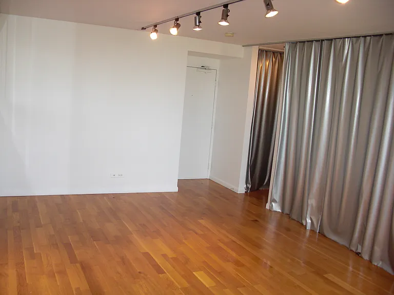 1555 N Dearborn Pkwy #7B — Photo 5