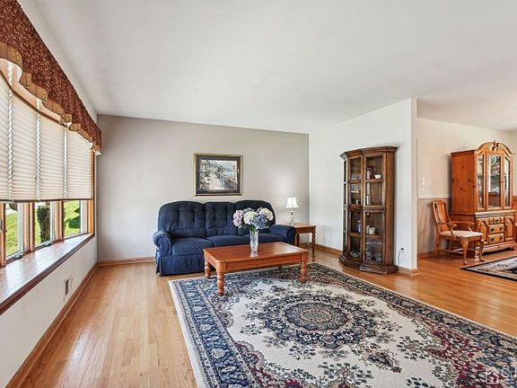 2nd image of 48 Ridgeview Rd