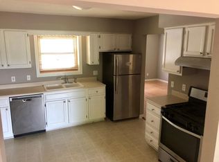 621 Goldenview Dr, Champaign, IL 61821