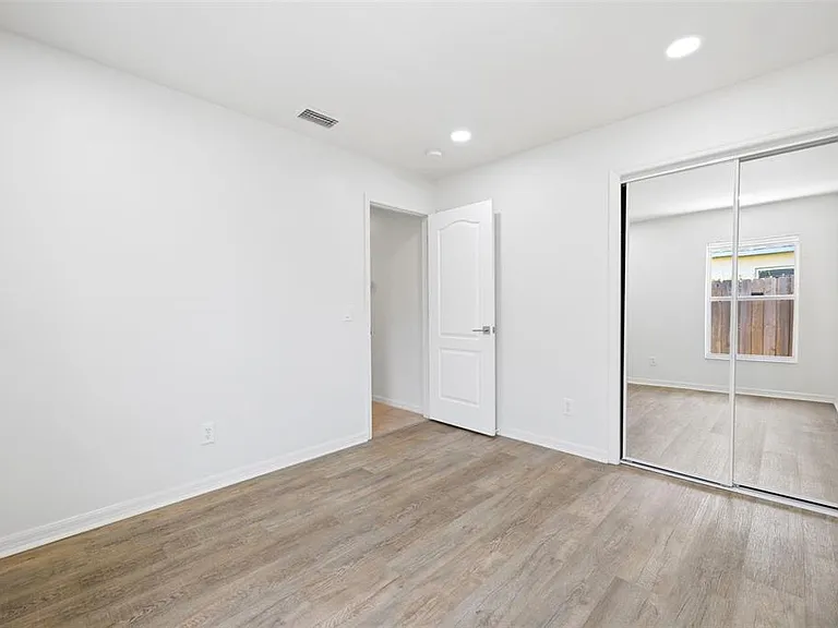 2210 Towering Oaks Cir — Photo 43