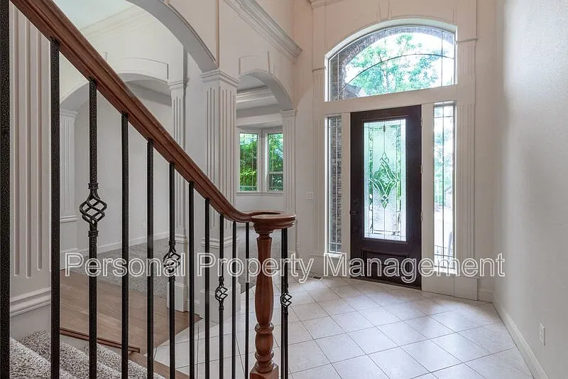 4 bed, 2.5 bath, 2797 sqft, $3,295 — Photo 3