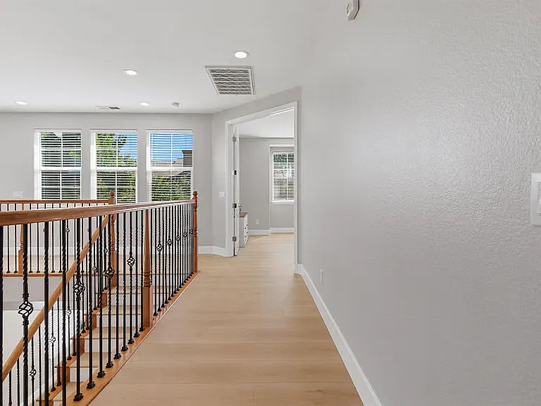 456 N Sierra Madre St — Photo 3