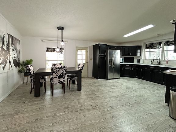 3rd image of 424 Barcelona Blvd #424
