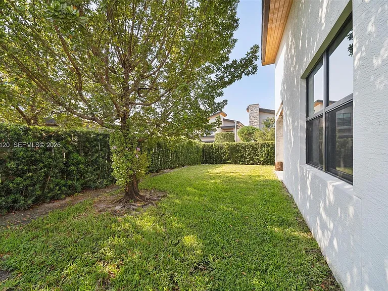 7635 NW 103rd Pl — Photo 8