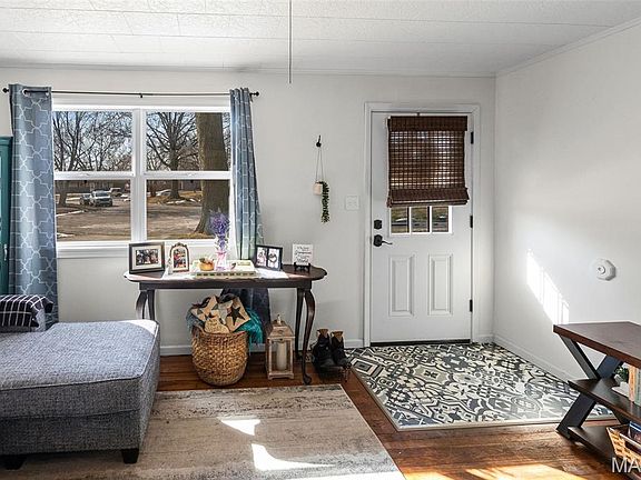 4th image of 706 Merlin Ct