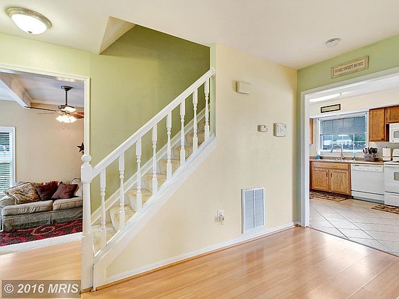 3rd image of 6910 Persimmon Ct
