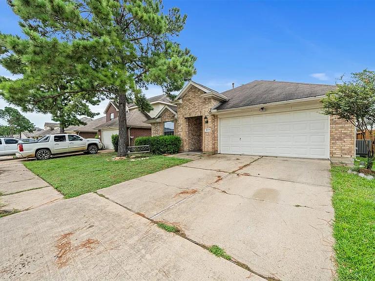 18235 Silver Timber Ct — Photo 3